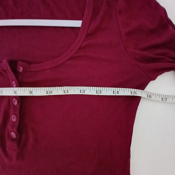 HALARA Ribbed Henley Neck Long Sleeve Slim Casual 5 button opening Top Sz S NWOT - Picture 9 of 12